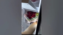 automat ze świeżymi kwiatami na polu