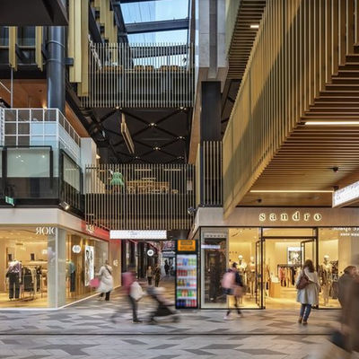 Minimalistyczne Automaty do Sprzedaży z Lodówką Smart, Podwójne Szklane Drzwi i Zaawansowana Technologia Czujników