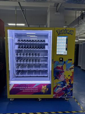 Wygodne zakupy Brazylijska maszyna do sprzedaży Pokemon z naklejkami do personalizacji