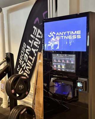 Maszyna sprzedająca 300 filiżanek kawy z samoobsługą i zdalnym sterowaniem