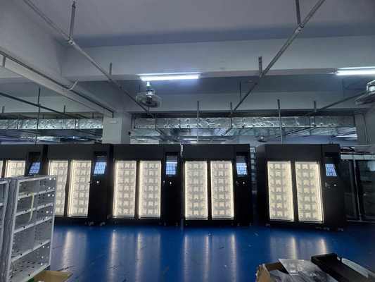 22-calowa maszyna sprzedająca szafki z ekranem dotykowym z 42 szafkami i Androidem 11.1